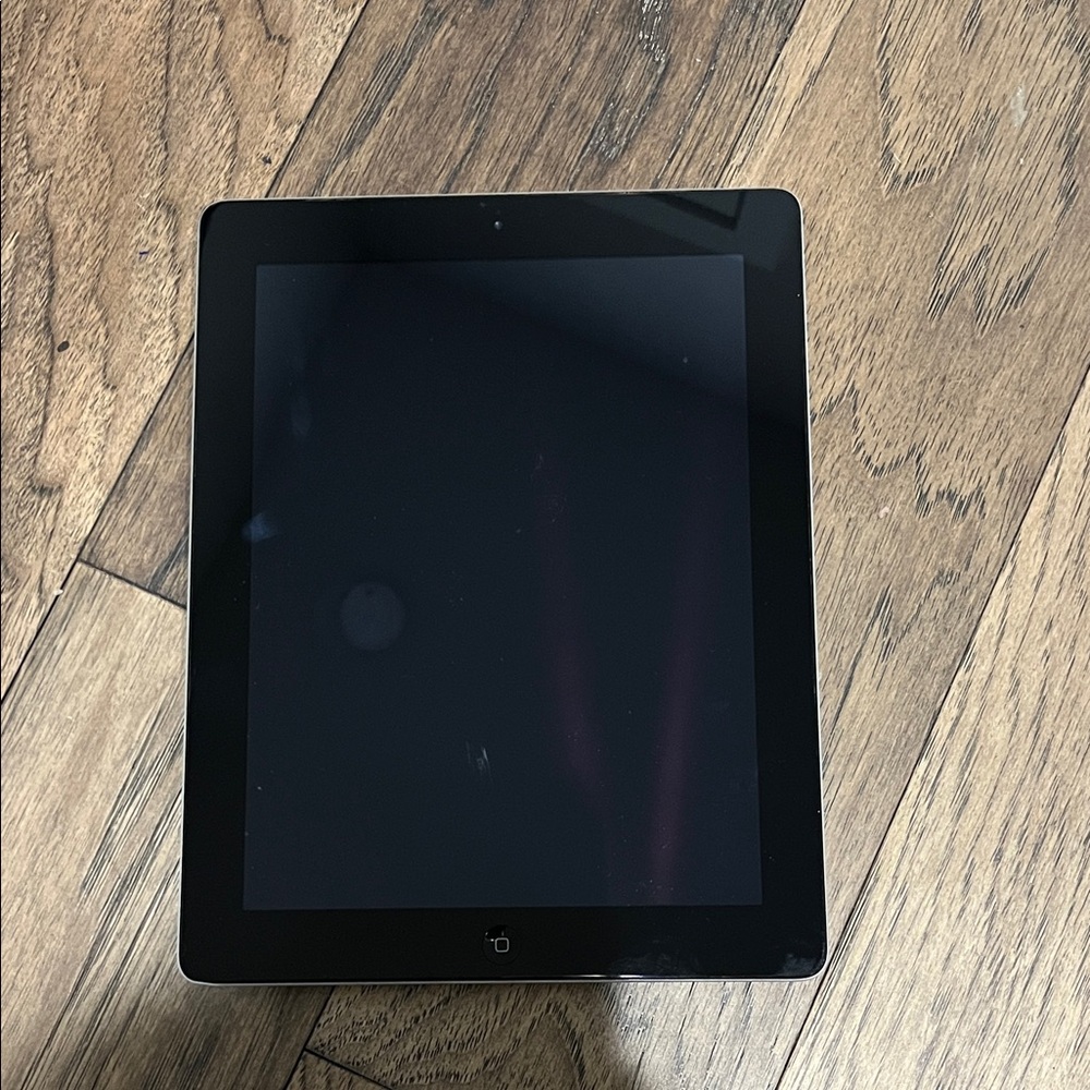 Black iPad 2 W/ Charger